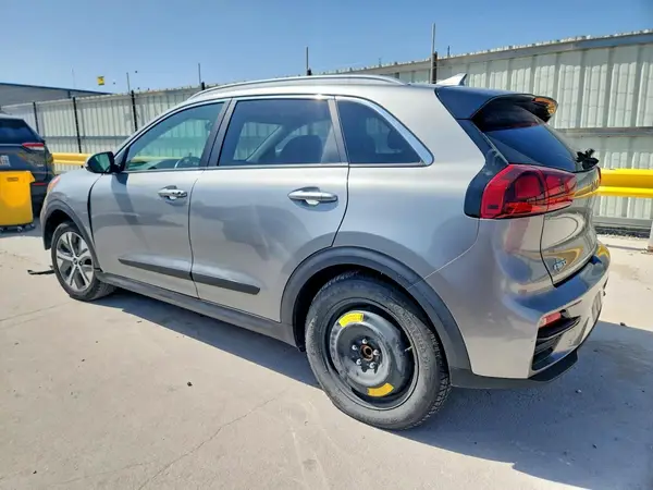 KNDCC3LG2N5159949 2022 KIA NIRO - Image 2