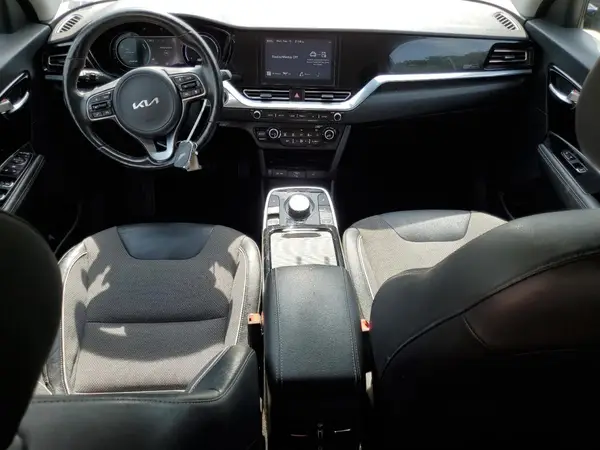 KNDCC3LG2N5160423 2022 KIA NIRO - Image 8