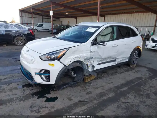 KNDCC3LG3M5107258 2021 KIA NIRO - Image 2