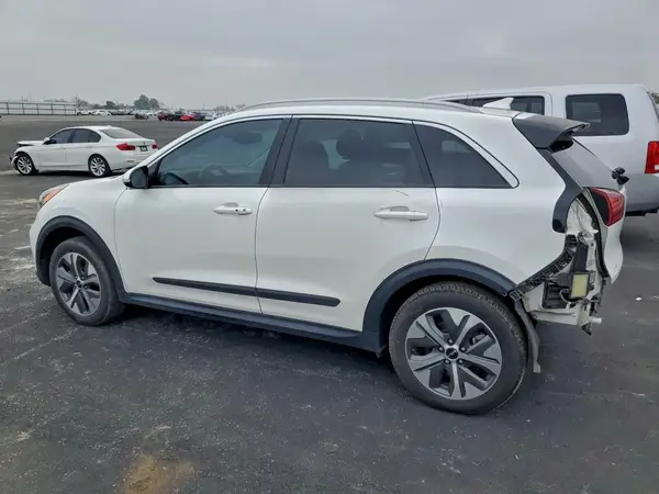 KNDCC3LG3N5116866 2022 KIA NIRO - Image 2