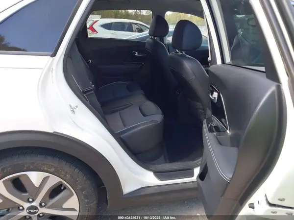 KNDCC3LG3N5121937 2022 KIA NIRO - Image 8