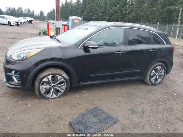 KNDCC3LG3N5122781 2022 KIA NIRO - Image 2