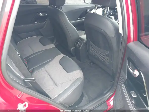KNDCC3LG3N5138320 2022 KIA NIRO - Image 8