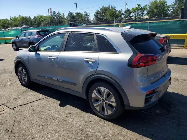KNDCC3LG3N5156087 2022 KIA NIRO - Image 2