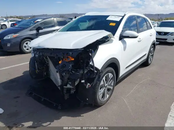KNDCC3LG3N5159295 2022 KIA NIRO - Image 2