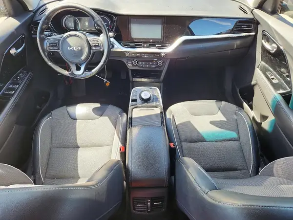 KNDCC3LG3N5160415 2022 KIA NIRO - Image 8