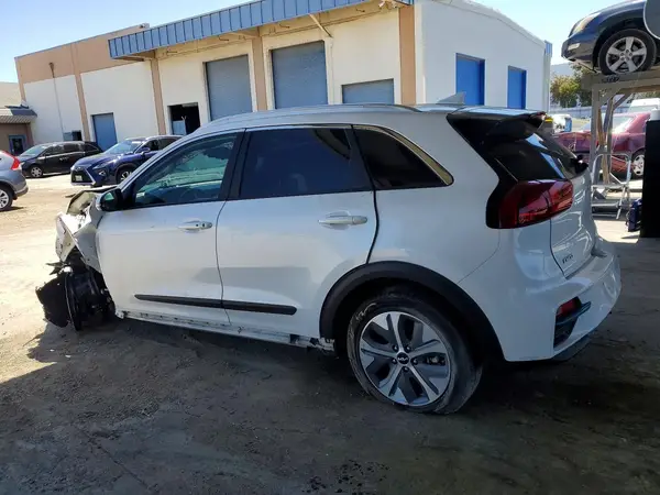KNDCC3LG4N5116830 2022 KIA NIRO - Image 2