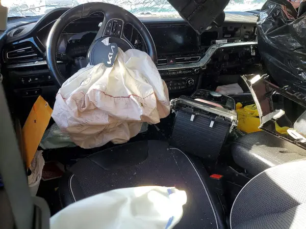 KNDCC3LG4N5117749 2022 KIA NIRO - Image 8