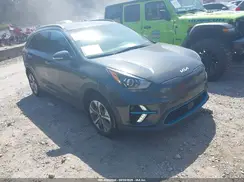 KNDCC3LG4N5118061 2022 KIA NIRO