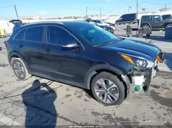KNDCC3LG4N5118948 2022 KIA NIRO
