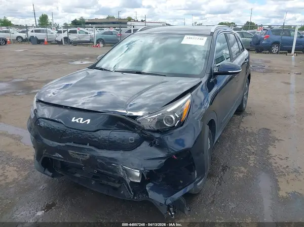 KNDCC3LG4N5142828 2022 KIA NIRO - Image 2