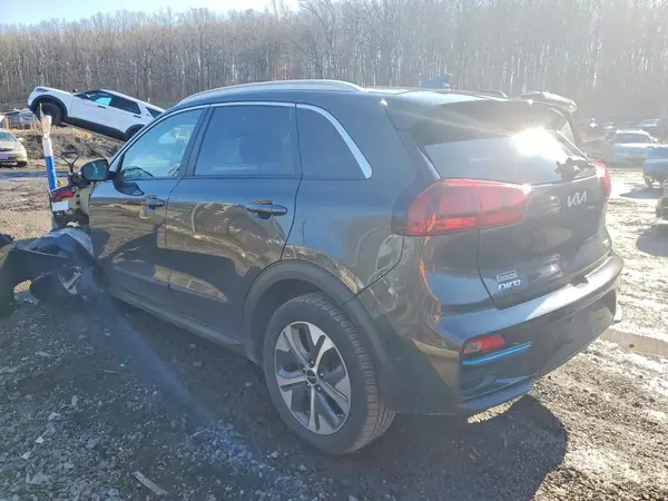 KNDCC3LG4N5145180 2022 KIA NIRO - Image 2