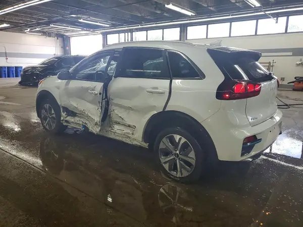 KNDCC3LG4N5160858 2022 KIA NIRO - Image 2
