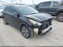 KNDCC3LG5K5008647 2019 KIA NIRO