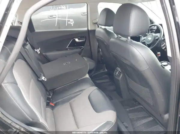 KNDCC3LG5K5008647 2019 KIA NIRO - Image 8