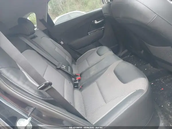 KNDCC3LG5K5020989 2019 KIA NIRO - Image 8