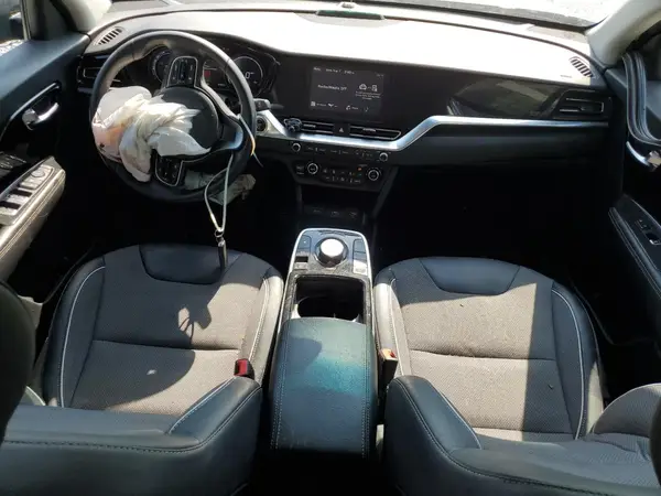 KNDCC3LG5M5098546 2021 KIA NIRO - Image 8