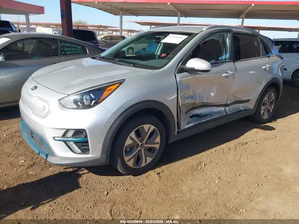 KNDCC3LG5M5107472 2021 KIA NIRO - Image 2