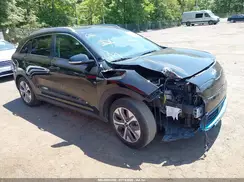 KNDCC3LG5N5140912 2022 KIA NIRO