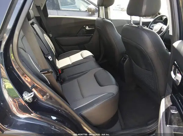 KNDCC3LG5N5142224 2022 KIA NIRO - Image 8