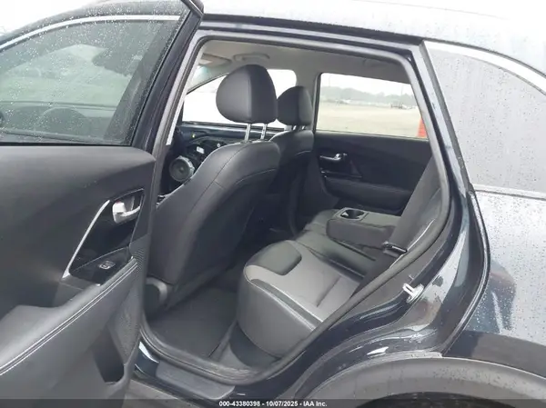 KNDCC3LG6N5117784 2022 KIA NIRO - Image 8