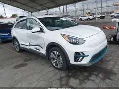 KNDCC3LG6N5147657 2022 KIA NIRO