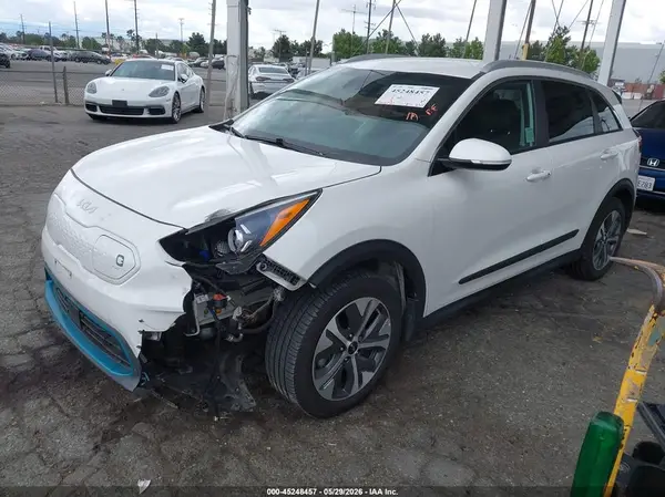 KNDCC3LG6N5147657 2022 KIA NIRO - Image 2