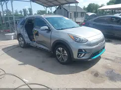 KNDCC3LG6N5153426 2022 KIA NIRO