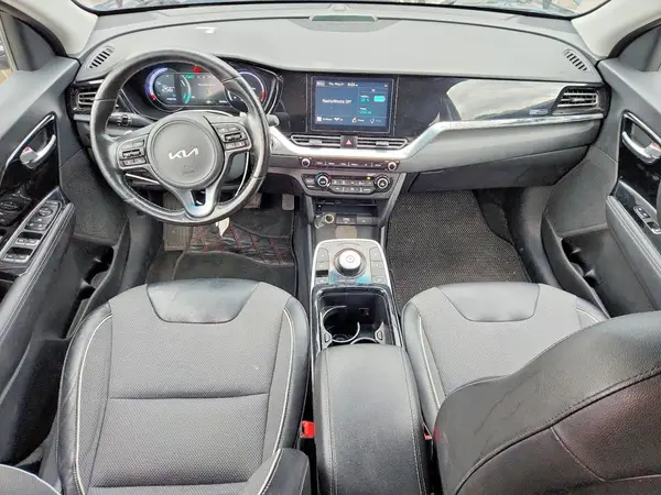 KNDCC3LG6N5158819 2022 KIA NIRO - Image 8