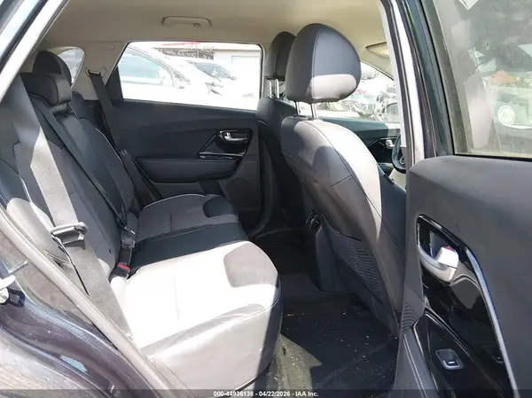 KNDCC3LG6N5159596 2022 KIA NIRO - Image 8