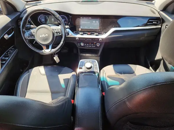 KNDCC3LG6N5159775 2022 KIA NIRO - Image 8