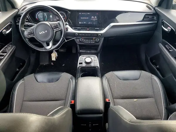 KNDCC3LG6N5160330 2022 KIA NIRO - Image 8