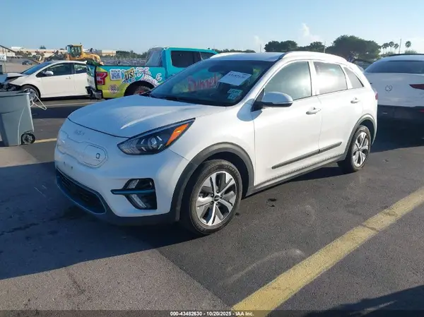 KNDCC3LG6N5160862 2022 KIA NIRO - Image 2