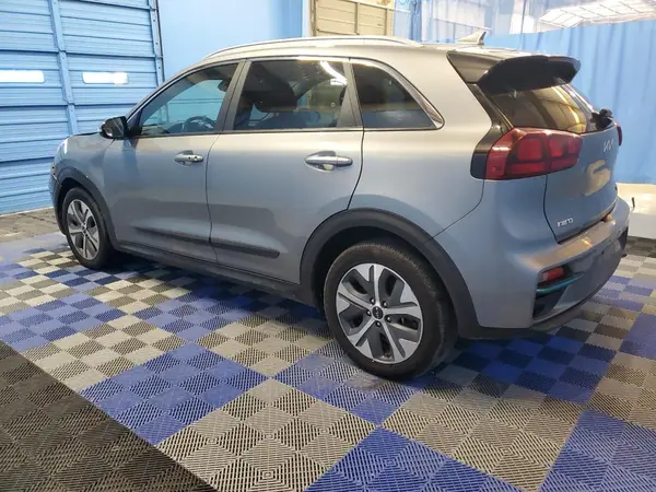 KNDCC3LG6N5161185 2022 KIA NIRO - Image 2