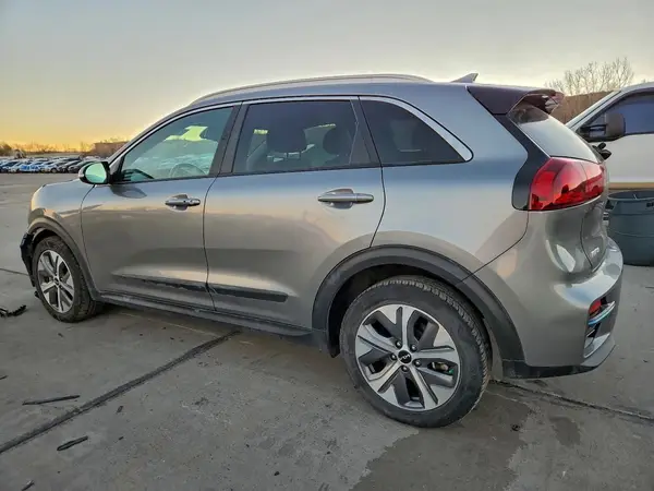 KNDCC3LG7N5116692 2022 KIA NIRO - Image 2