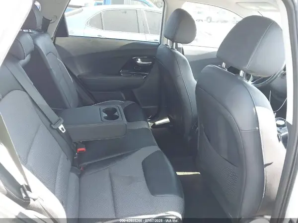 KNDCC3LG7N5118216 2022 KIA NIRO - Image 8