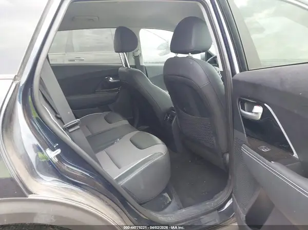 KNDCC3LG7N5132360 2022 KIA NIRO - Image 8