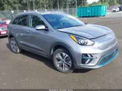 KNDCC3LG7N5138840 2022 KIA NIRO