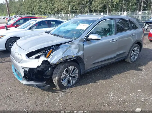KNDCC3LG7N5138840 2022 KIA NIRO - Image 2
