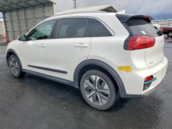 KNDCC3LG7N5142550 2022 KIA NIRO - Image 2
