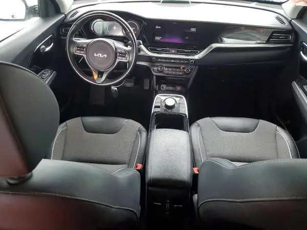KNDCC3LG7N5142550 2022 KIA NIRO - Image 8