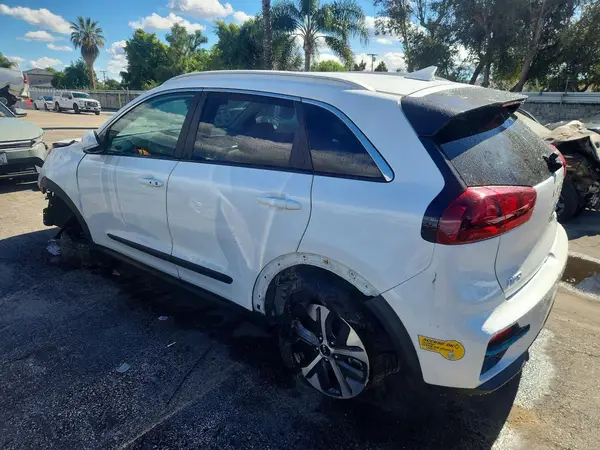KNDCC3LG7N5145495 2022 KIA NIRO - Image 2