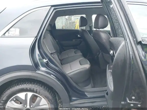 KNDCC3LG8K5027788 2019 KIA NIRO - Image 8