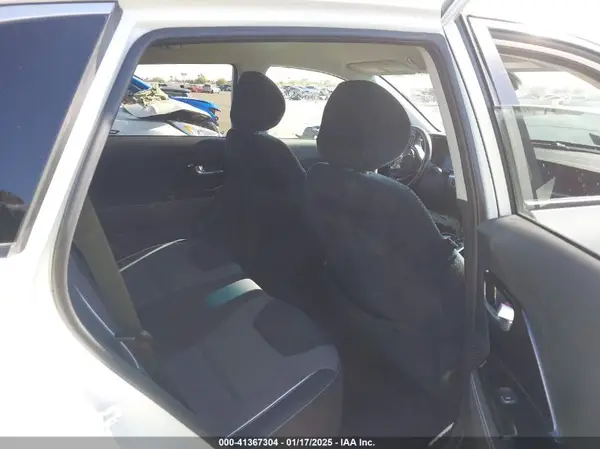 KNDCC3LG8L5040753 2020 KIA NIRO - Image 8