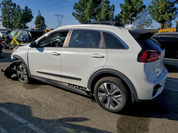 KNDCC3LG8L5061246 2020 KIA NIRO - Image 2