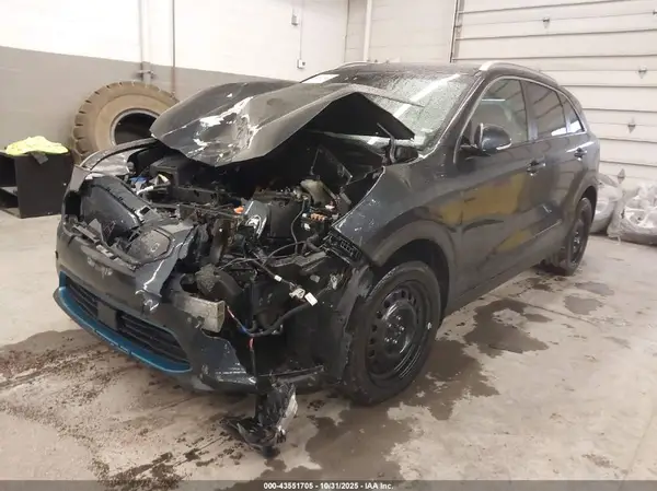 KNDCC3LG8L5070982 2020 KIA NIRO - Image 2