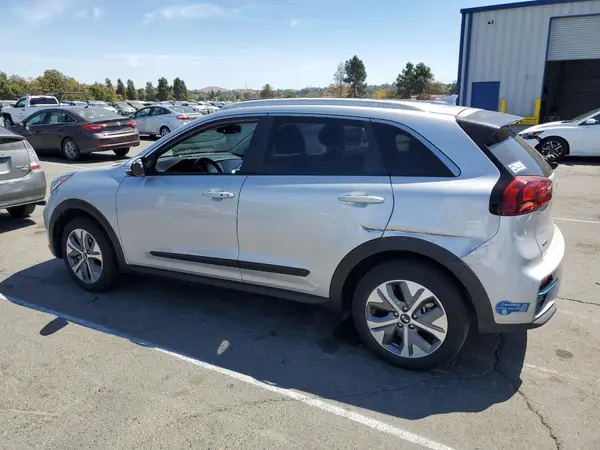 KNDCC3LG8L5076197 2020 KIA NIRO - Image 2