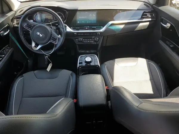 KNDCC3LG8L5076197 2020 KIA NIRO - Image 8