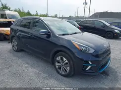 KNDCC3LG8M5093938 2021 KIA NIRO