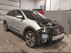 KNDCC3LG8M5108132 2021 KIA NIRO
